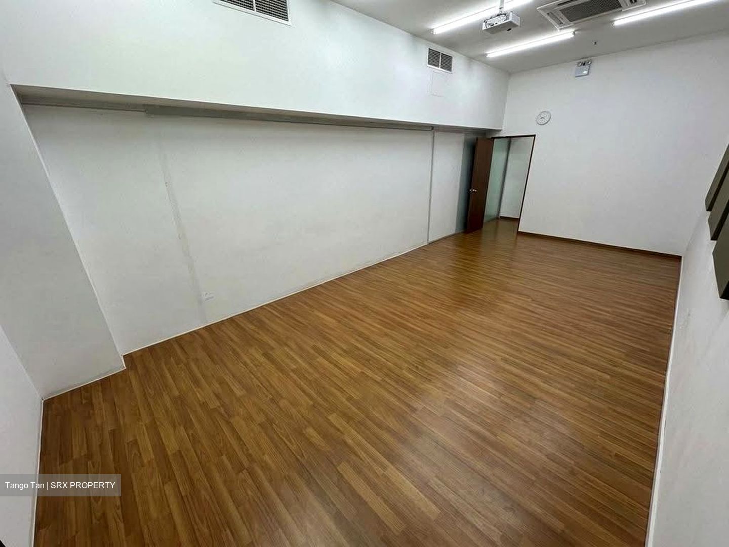 Roxy Square (D15), Retail #612412641